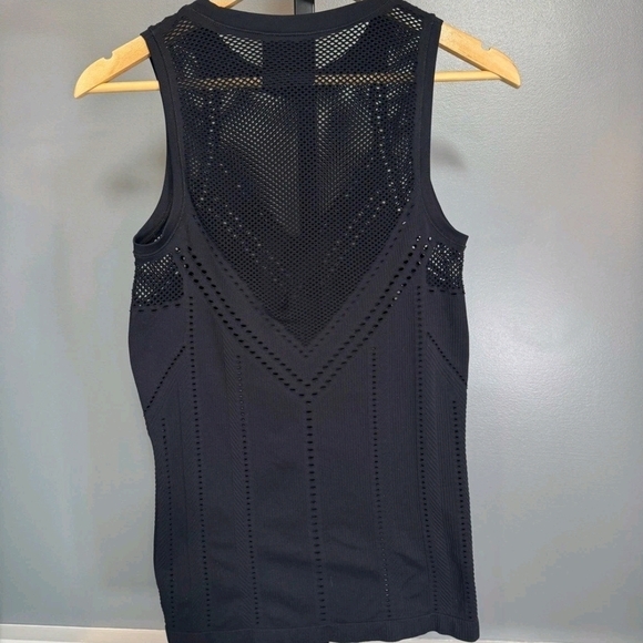 Athleta Oxygen Seamless Black Laser-Cut Mesh-Back Tank Top - Picture 2 of 10